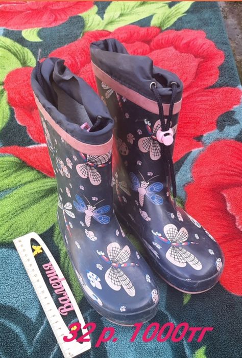 Продаю детскую обувь