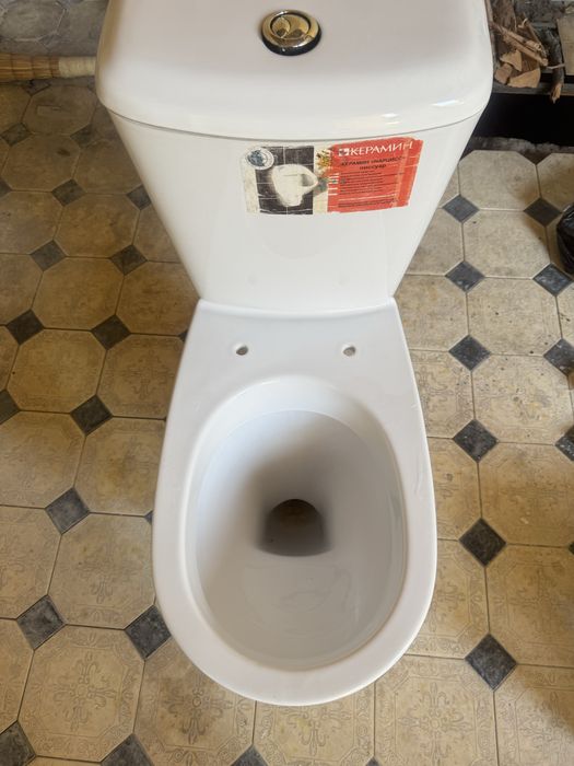 Продается унитаз