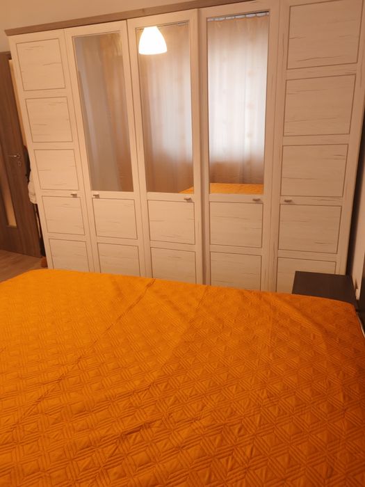 Închiriez apartament