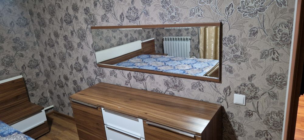 Продам спальный гарнитур