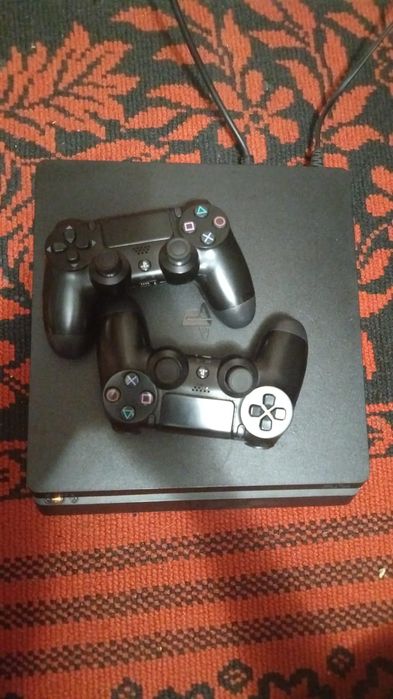 Продам PS4 slime 500гб