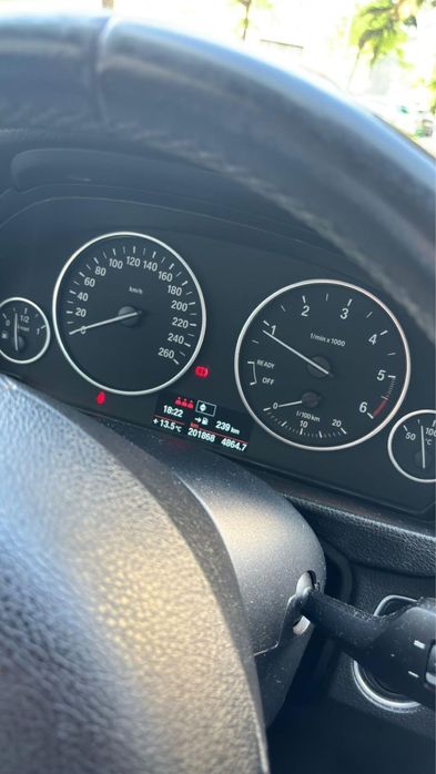 BMW Seria 3 - an 2013, 200000km