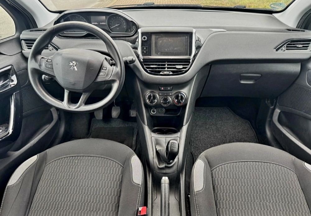 Peugeot 208. Euro 6