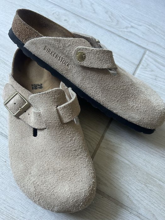Papucii Birkenstock Boston .piele naturala. marimea 39 . Bej vă.pt alte detalii lasati mesaj.