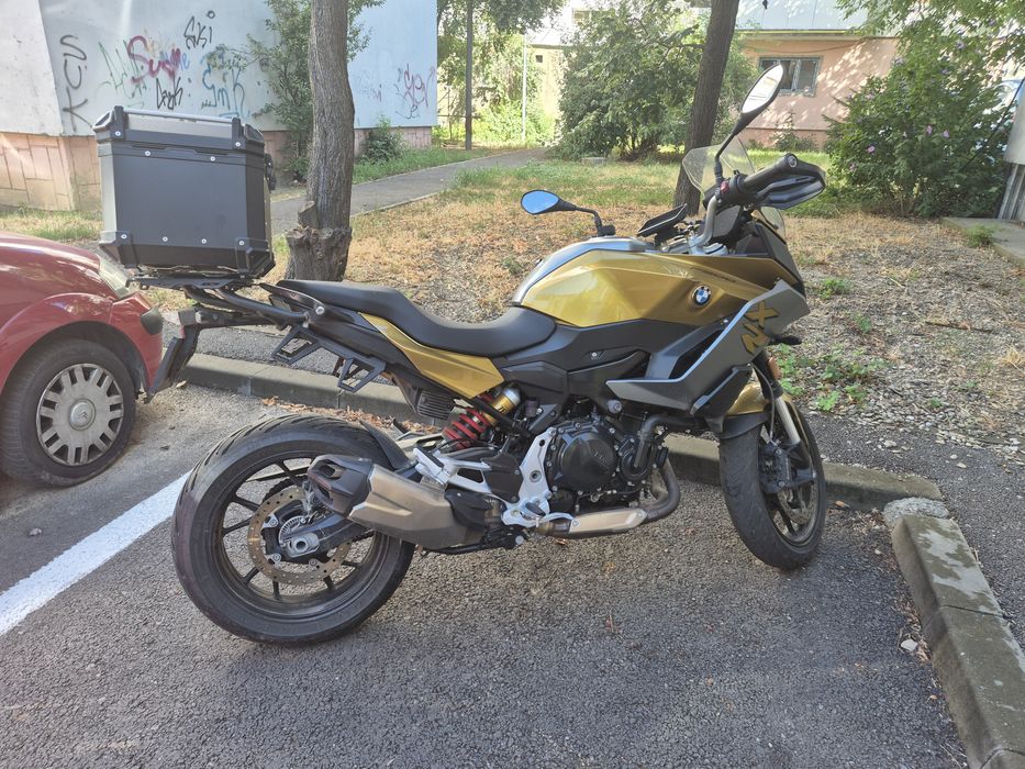 Motocicleta BMW F900XR