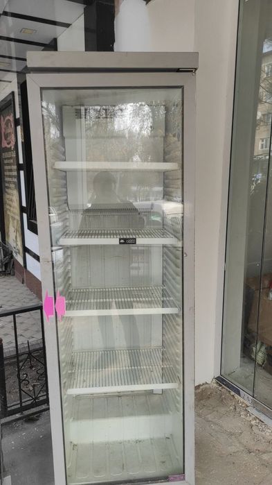 Витринный холодильник сотилади