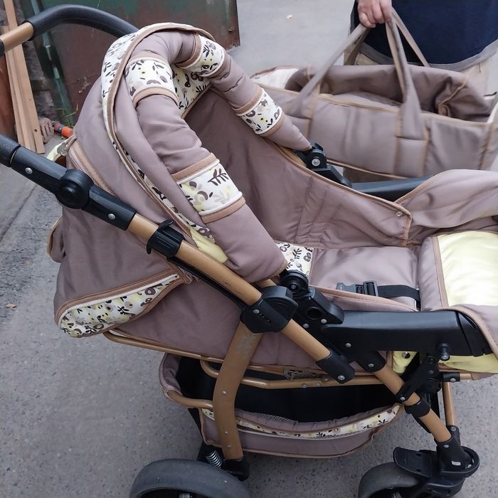 Продаётся детская коляска б/у