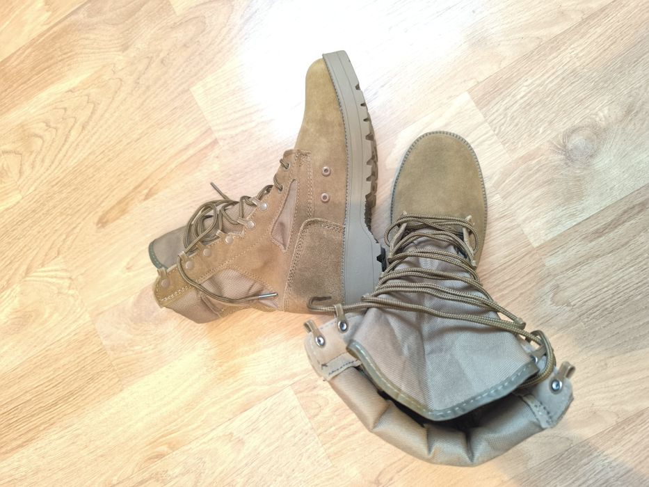 Bocanci militari .Costum combat .Centură/militară, rucsac militar comb