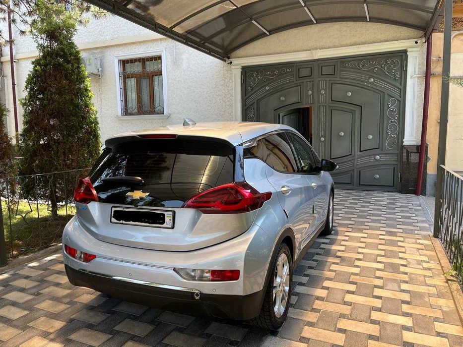 Продяется Chevrolet Bolt