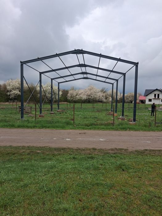 Vând structura metalică de 12 m x20 m x4 m cu montaj preț 5500€ vând structura metalică de 10 m x15 m x4 m preț 3700€ cu montaj vând structura metalic