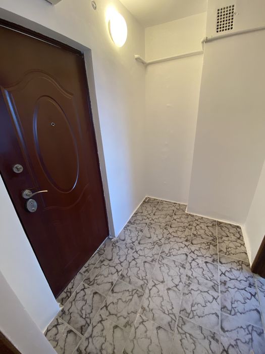 Vand apartament 2 camere Targu -Jiu