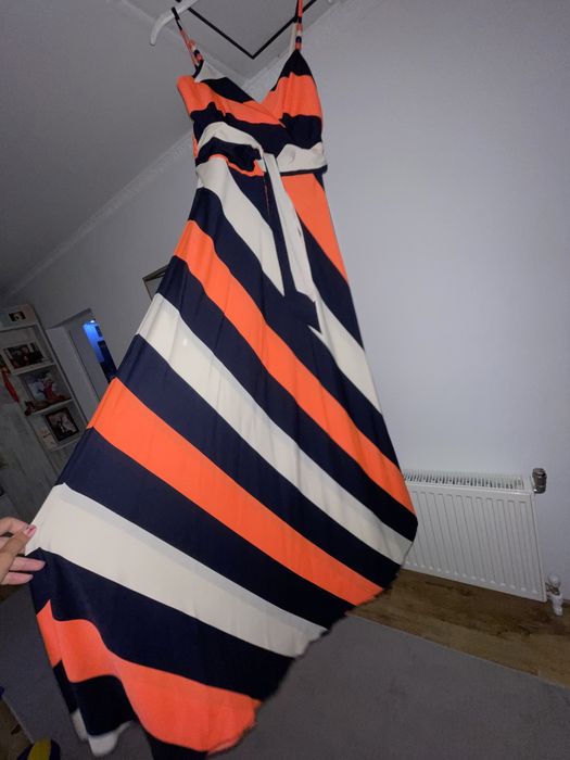 Рокля с 3 цвята