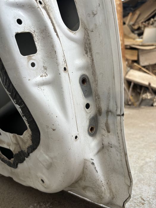 Задний левый дверь тойота королла е180