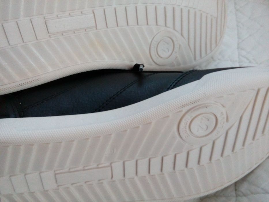 Спортни обувки