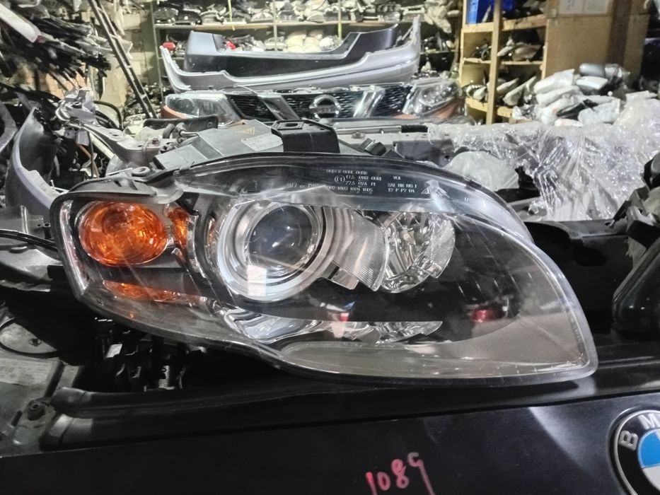 Передние фары Audi A4 B7