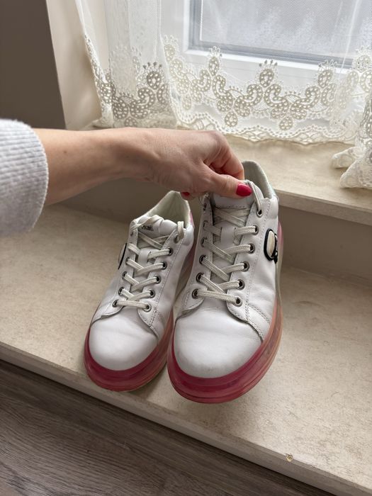 Сникърси Guess 37номер и кецове Karl Lagerfeld 35 номер