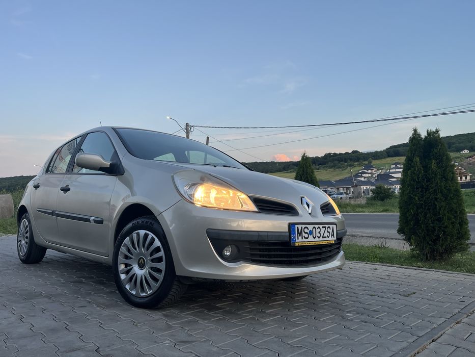 RENAULT Clio