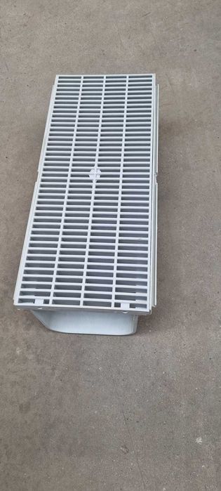 Rigole de scurgere din PVC pentru pavaje