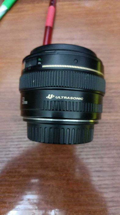 Объектив Кенон 50мм 1:1.4