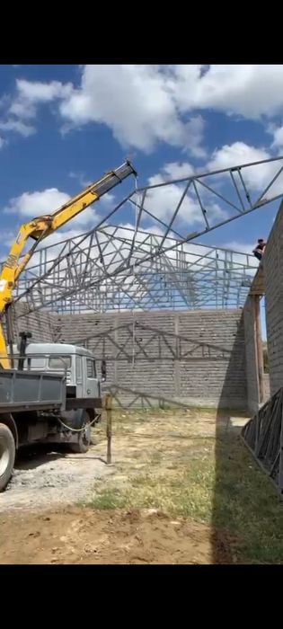 Металлическая ферма.