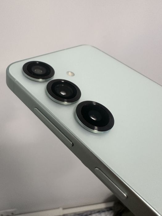 Samsung Galaxy S25 256GB Dual SIM(vanzare/schimb). Baterie 100%