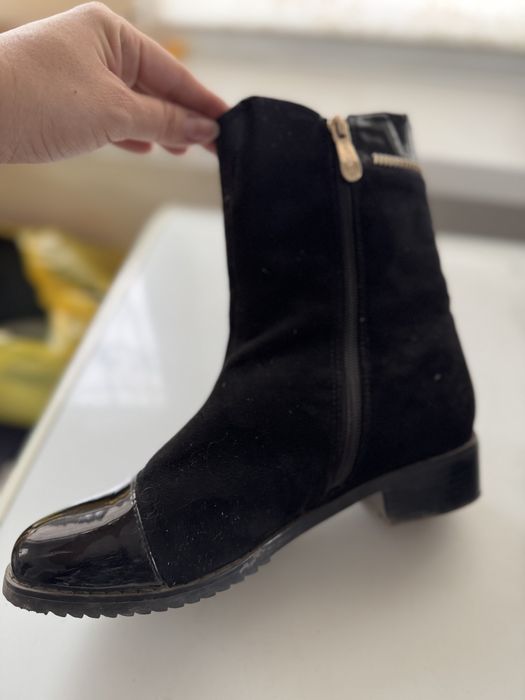 Продам полуботинки замшевые