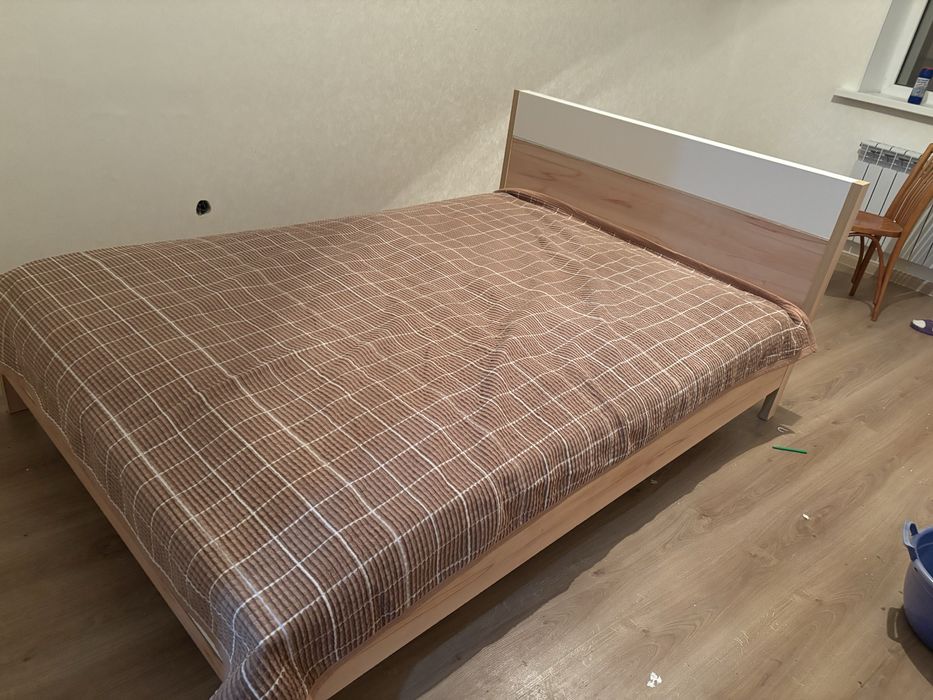 Двухспальная кровать