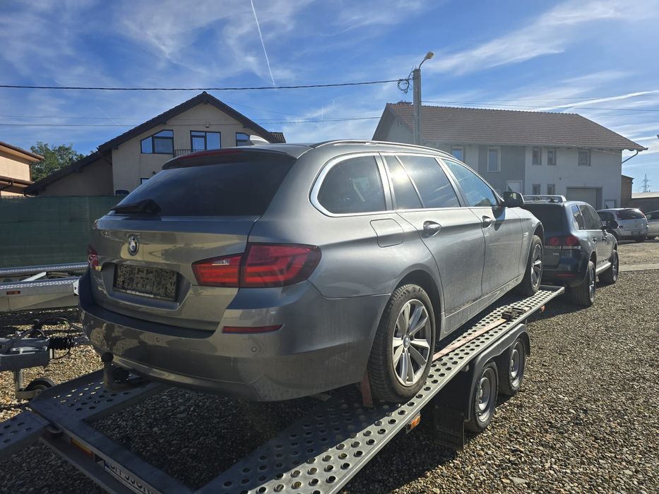 Dezmembrez BMW seria5 F10/F11 530d 530xdrive 258cp(orice piesa,volan s