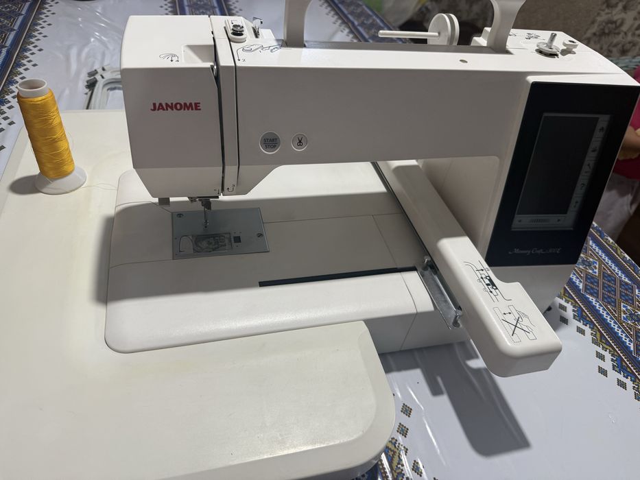Janome Memory Craft 500 E