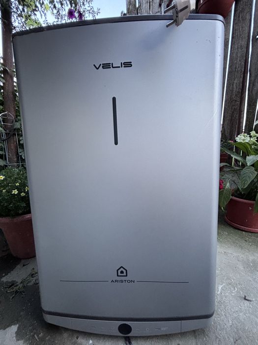 Boiler electric Ariston VELIS TECH 50 EU 45 L – stare foarte bună
