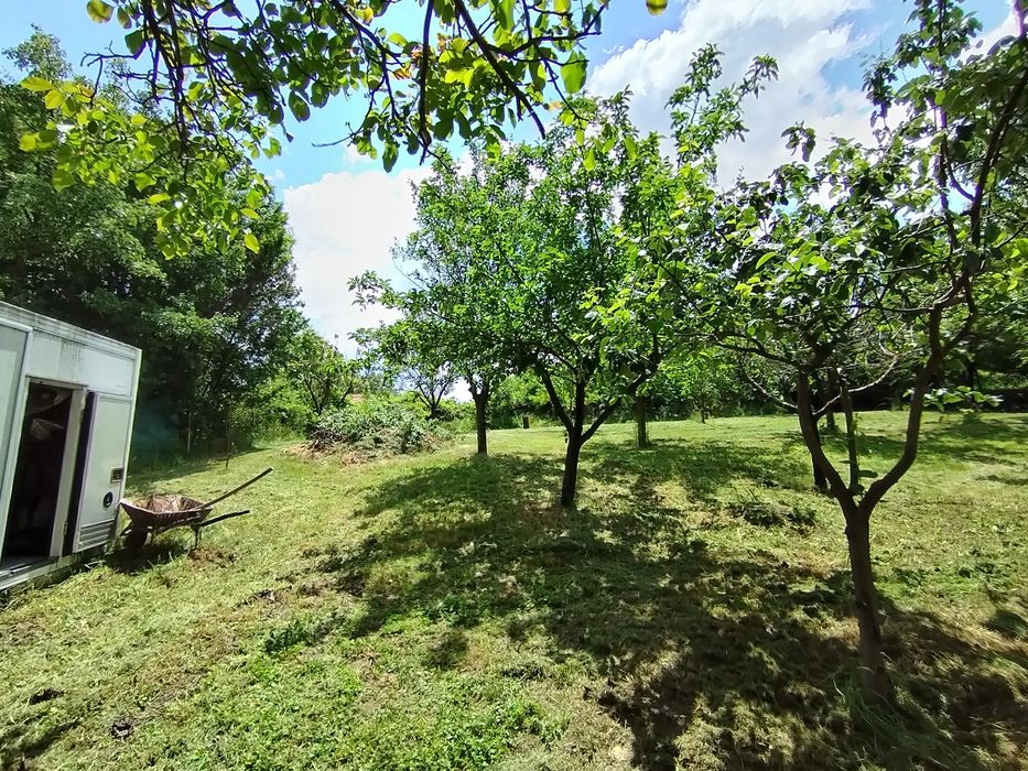 Продавам парцел в регулация село Пороище