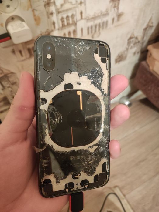 Продам iphone x на запчасти