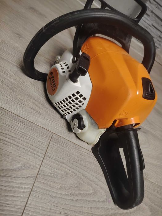 Бензинов трион STIHL MS 211 c