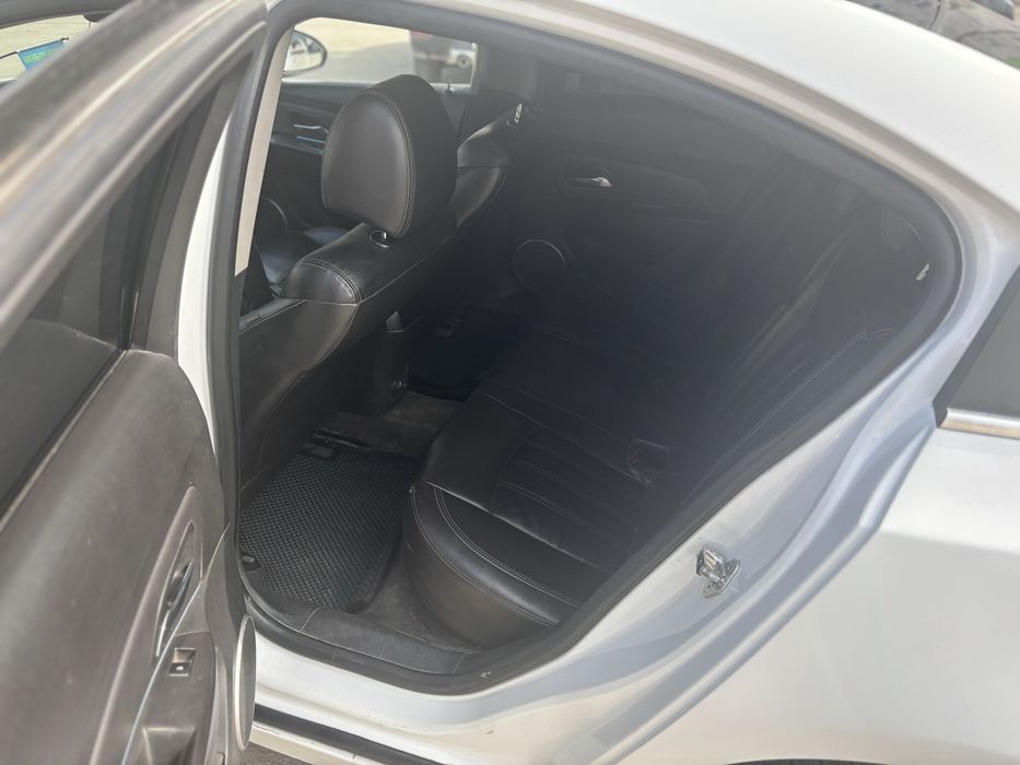 Продам Chevrolet Cruze 2013