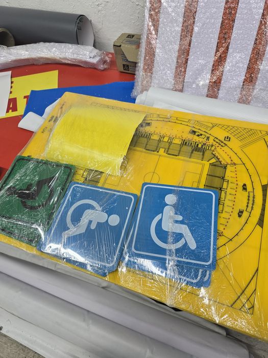 тактильные таблички, плитка,  таблички,  лента, перила