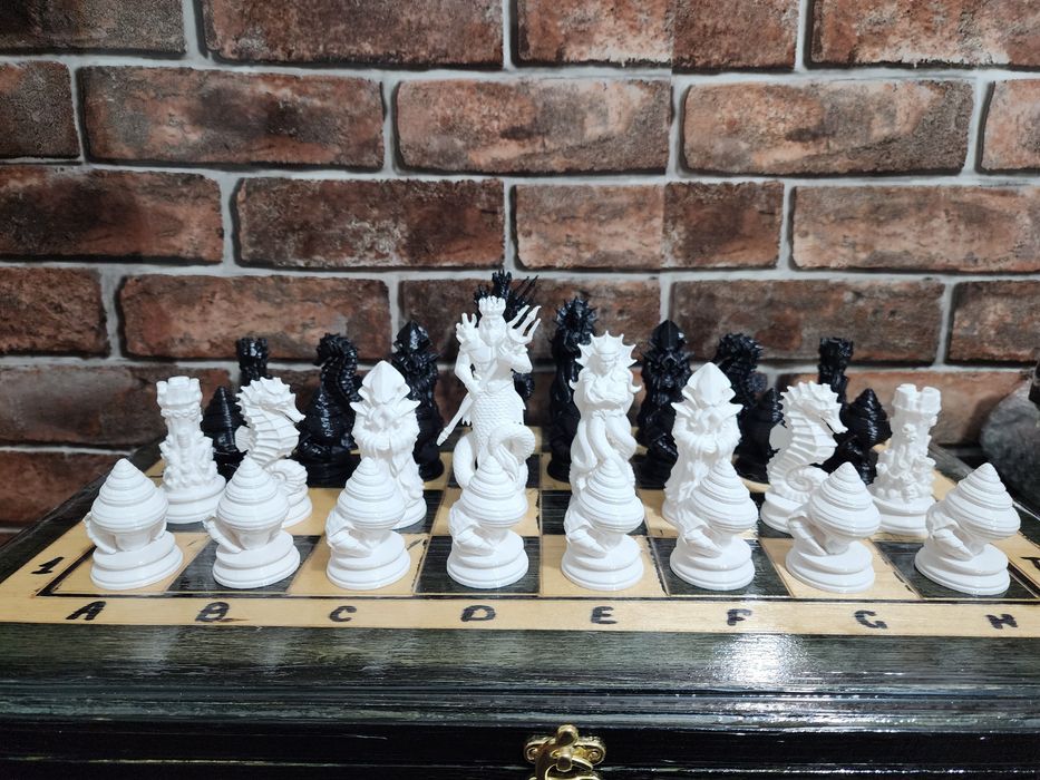 Фигурки ручной работы резные из дерева
