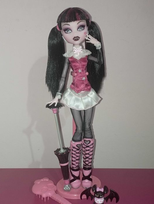 Păpușă monster high first wave (basic )Draculaura