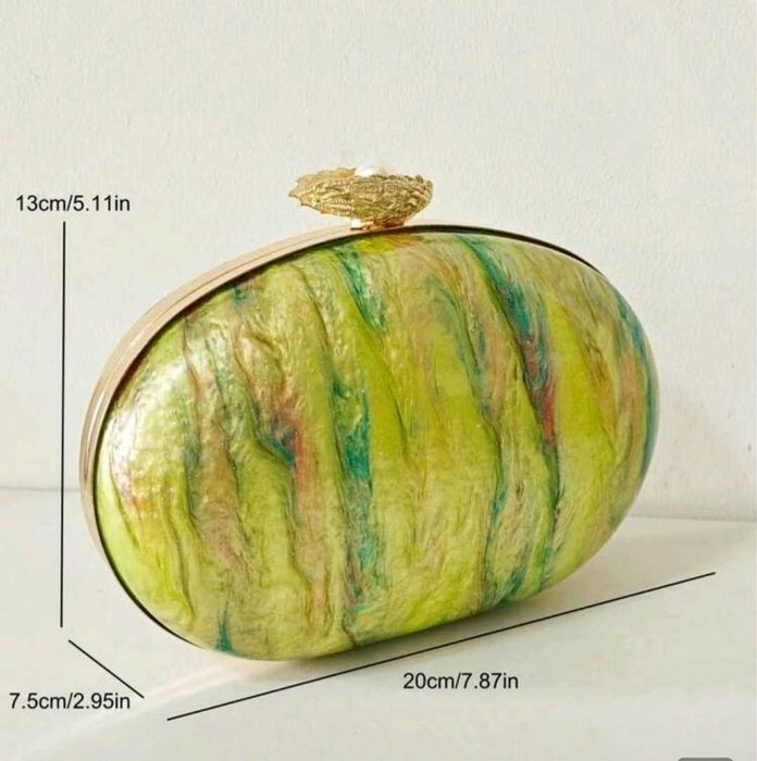 Елегантен клъч в зелени нюанси с перлена закопчалка