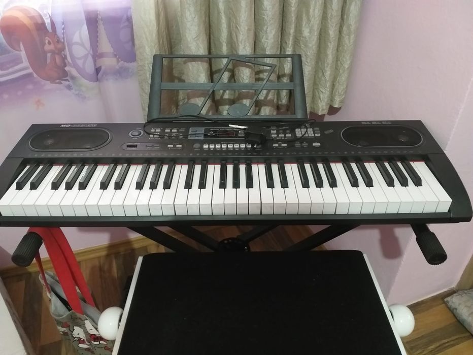 Pianina stare foarte buna