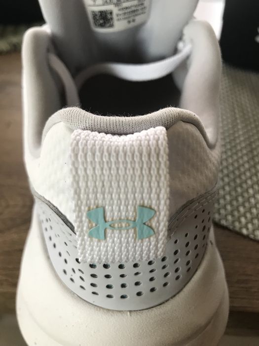 Дамски маратонки Under Armour