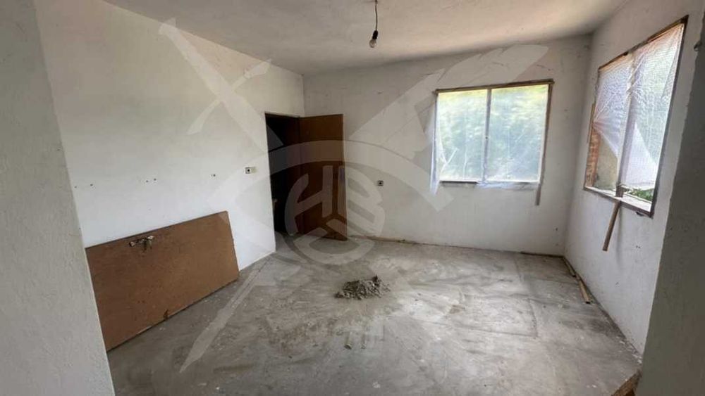 Продава се Къща в с. Царевци, Област Варна - 193 кв.м за 260 €/кв.м - Снимка #3