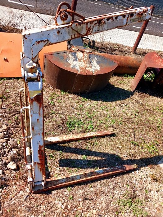 Furca plaleti  macara reglabilă