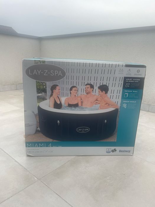 Jacuzii Lay Z Spa Miami 4
