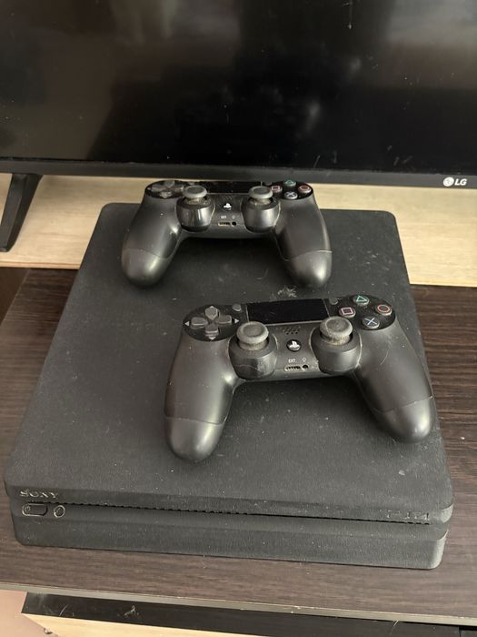 Consolă Play Station 4