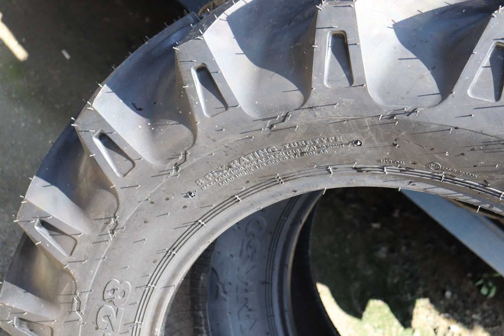 Cauciucuri 12.4-28 Ozka cu 8 ply noi cu garantie pentru tractor