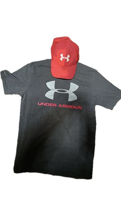 Tricou și/sau șapcă UnderArmour