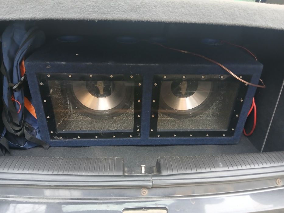 Бас каса с усилвател