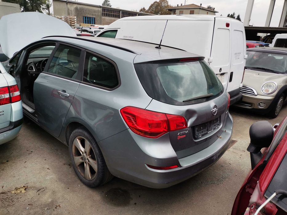 Кора за Двигател на Опел АстраJ Opel Astra J 2010--2014 1.7 Disel.