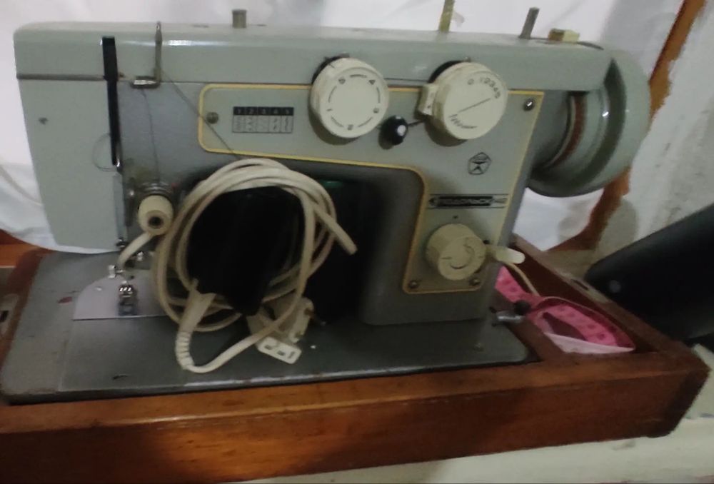 Швейная машина Подольск 142
