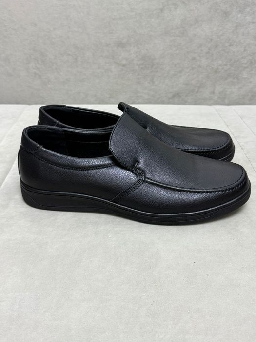 Продаю новые туфли макасины